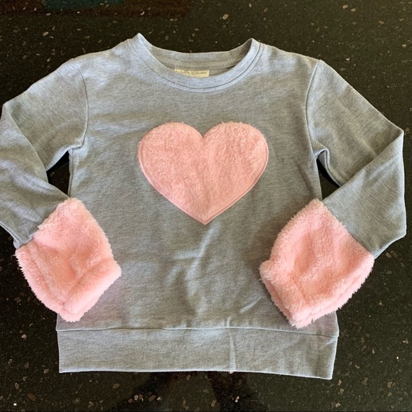 GIRL fuzzy heart sweatshirt - Picture 1 of 5